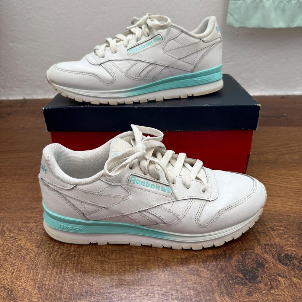 Reebok Classic Leather MU Women 7.5 White Teal Gradient Sneakers GZ5648